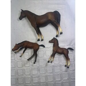 Breyer Mare With Twins Grazing aStanding Foal  Brown Black White Stamped USA